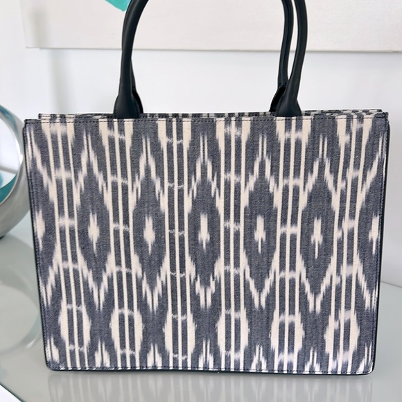 NWT $245 MAJE Ikat tote Tye Dye Canvas 100% cotton blue Marine - Picture 5 of 14
